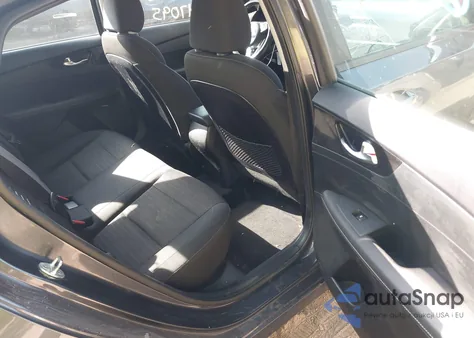 2019 Kia Forte S z USA, uszkodzony, nr VIN 3KPF34AD0KE031415